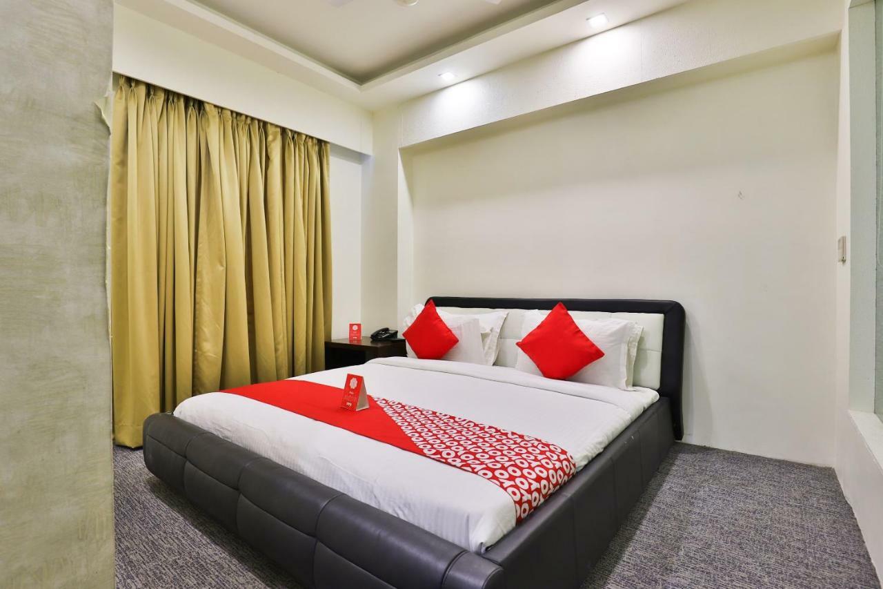 Oyo 4320 Hotel Aum Regency Vadodara Exterior photo